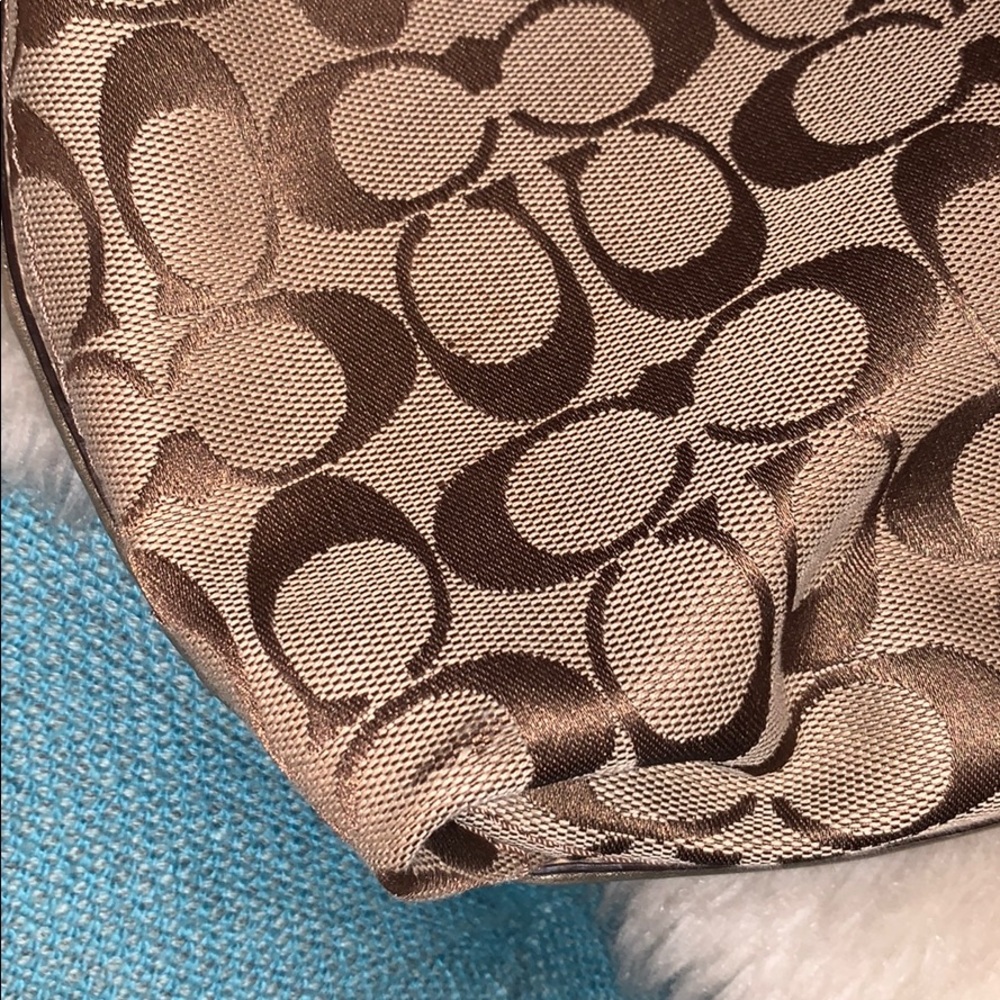 Tan coach with gold/champagne shoulder strap - Picture 5 of 5